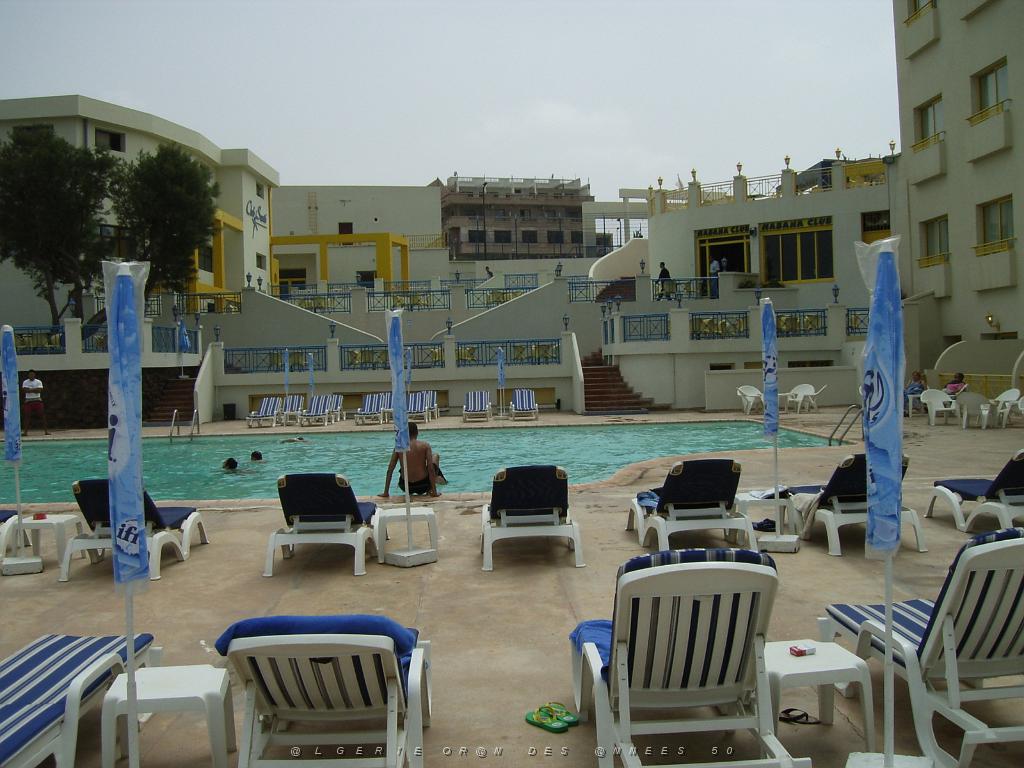 057-ORAN-Juin06-l'Eden palace.jpg - Unicode